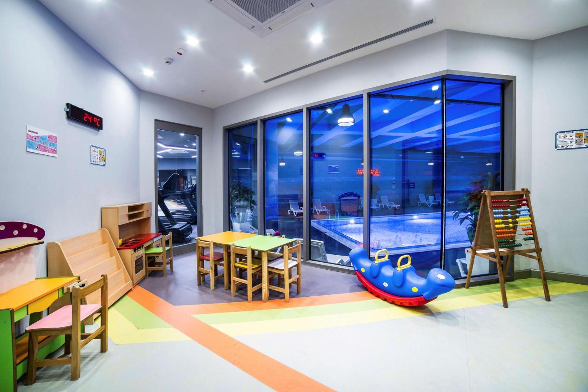 Radisson Residences Vadistanbul 5*