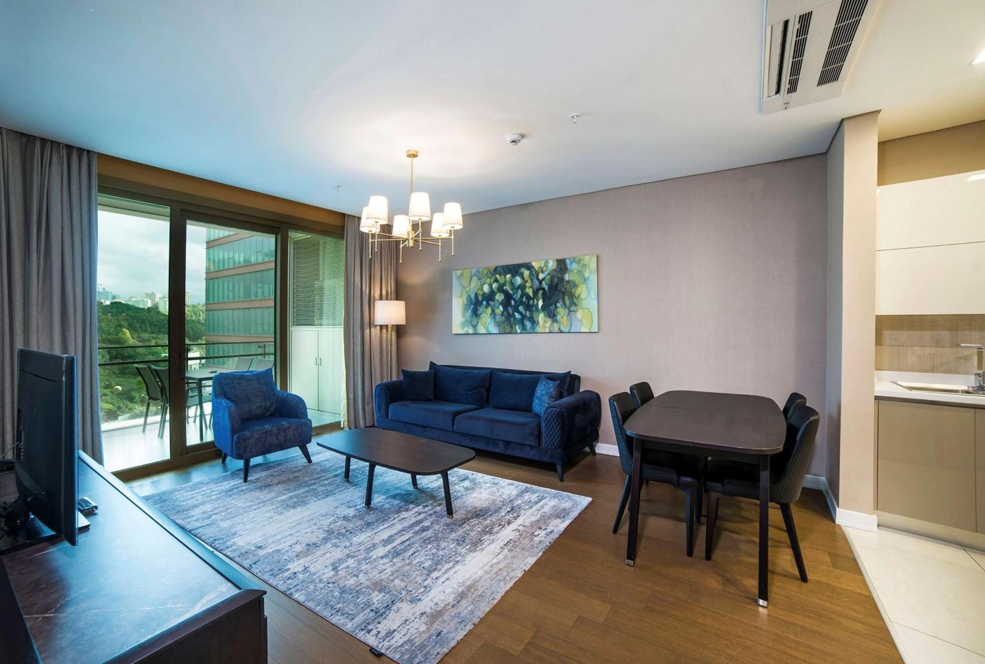 Hotel Radisson Residences Vadistanbul 5*