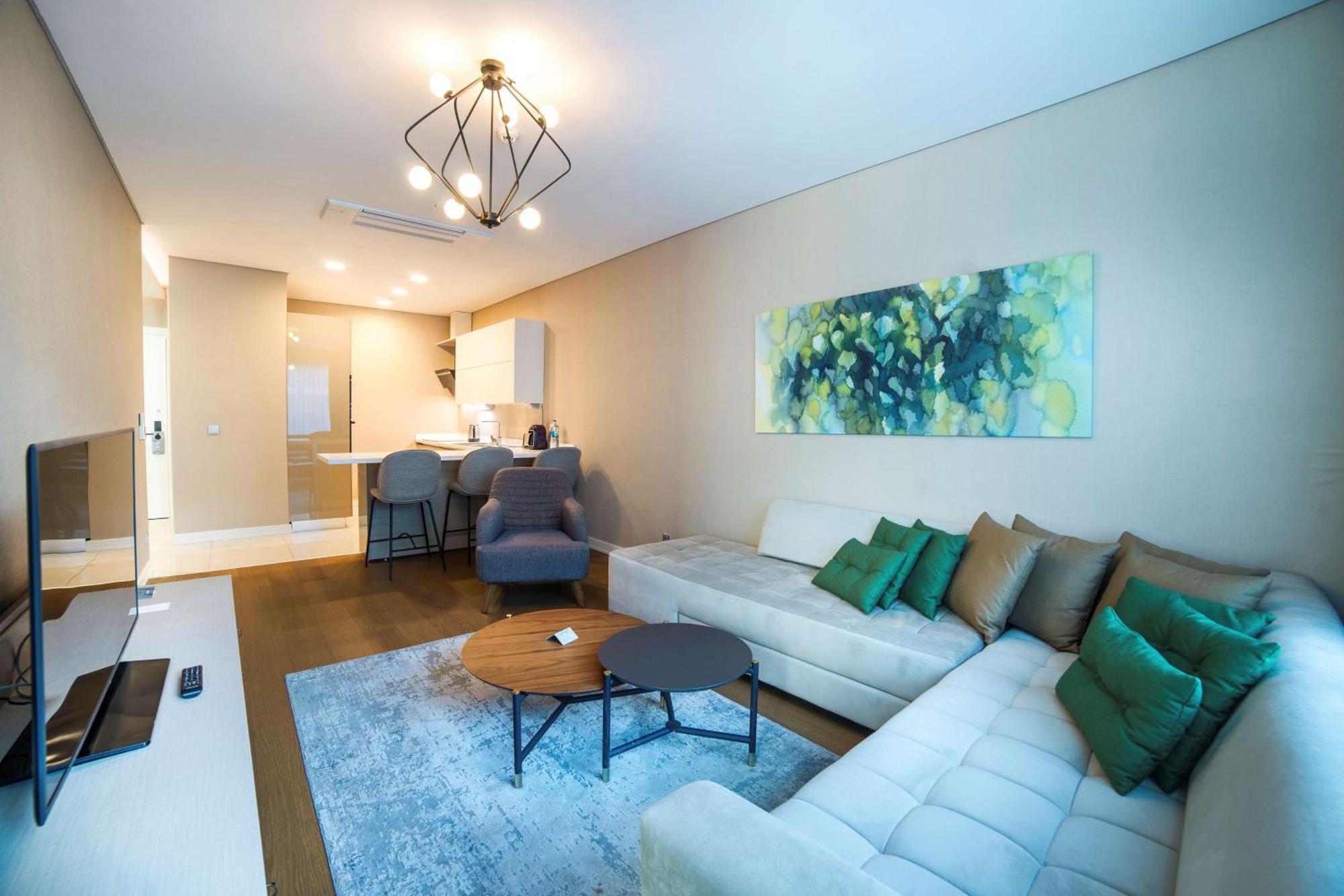 Hotel Radisson Residences Vadistanbul 5*